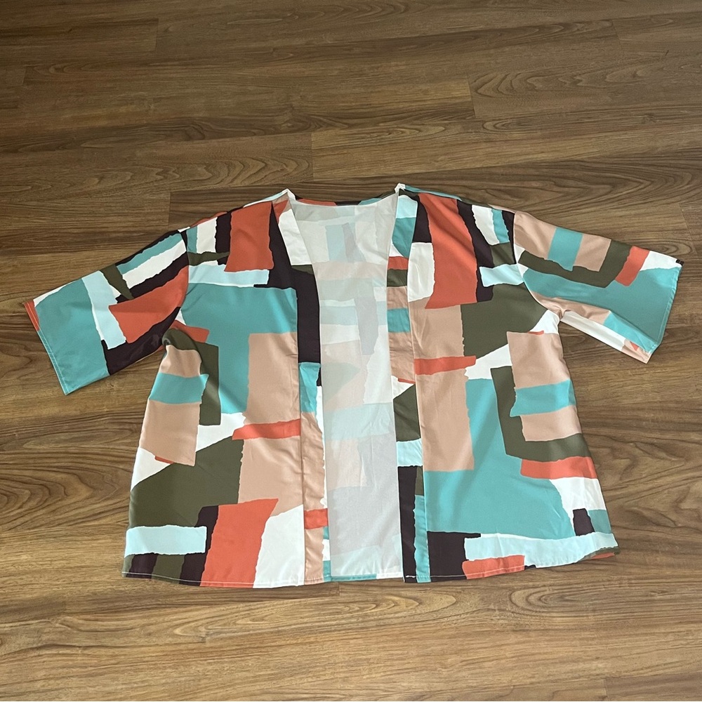 SHEIN Curve Multicolor Geometric Short Sleeve Light Layering Jacket